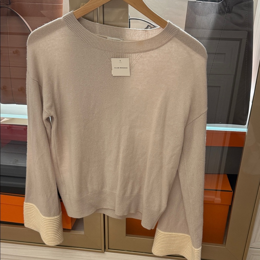 Club Monaco Light Cream Crewneck Sweater with Contrast Cuffs